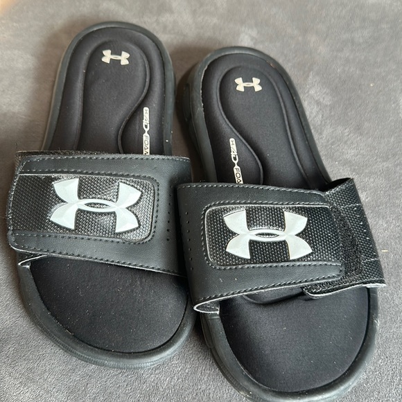 Under Armour youth Velcro slides - Picture 1 of 3